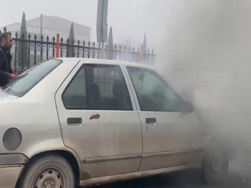 Diyarbakır’da Seyir Halindeki Otomobil Yandı2