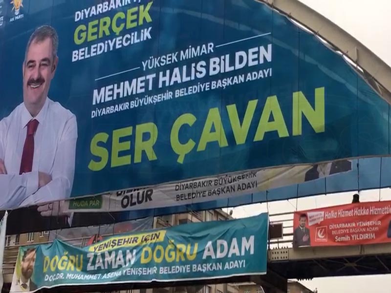 Diyarbakır'da Hüda Par Ve Ak Parti’nin Afiş Rekabeti4