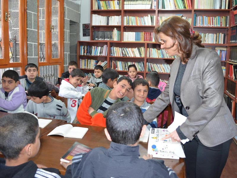 Kürt Yazar Sidîq, Sur'daki Kayıp Çocukları Arıyor!3