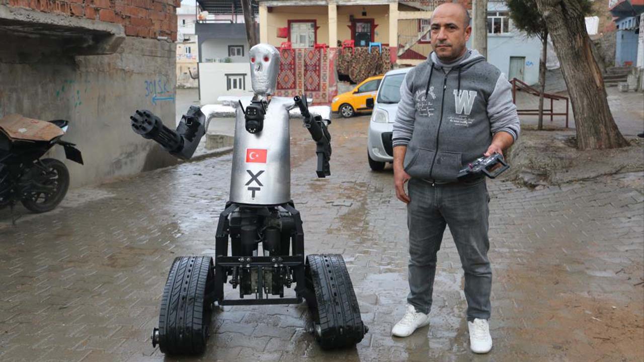 Siirtli Mucit, Yapay Zekalı Robot Asker Yaptı1