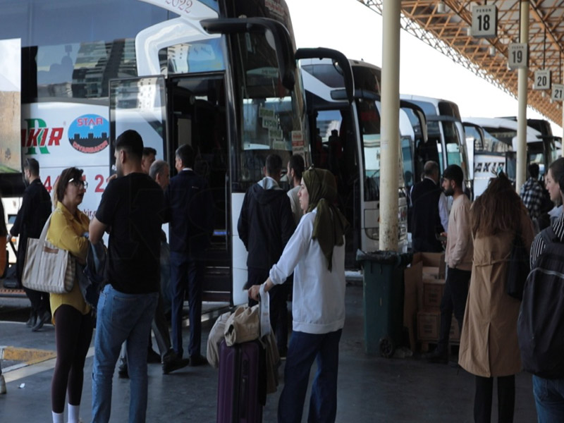 Diyarbakır'da Vatandaşlar Seyahat Edemiyor4