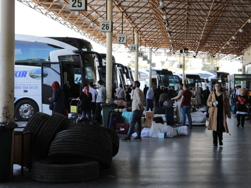 Diyarbakır'da Vatandaşlar Seyahat Edemiyor5