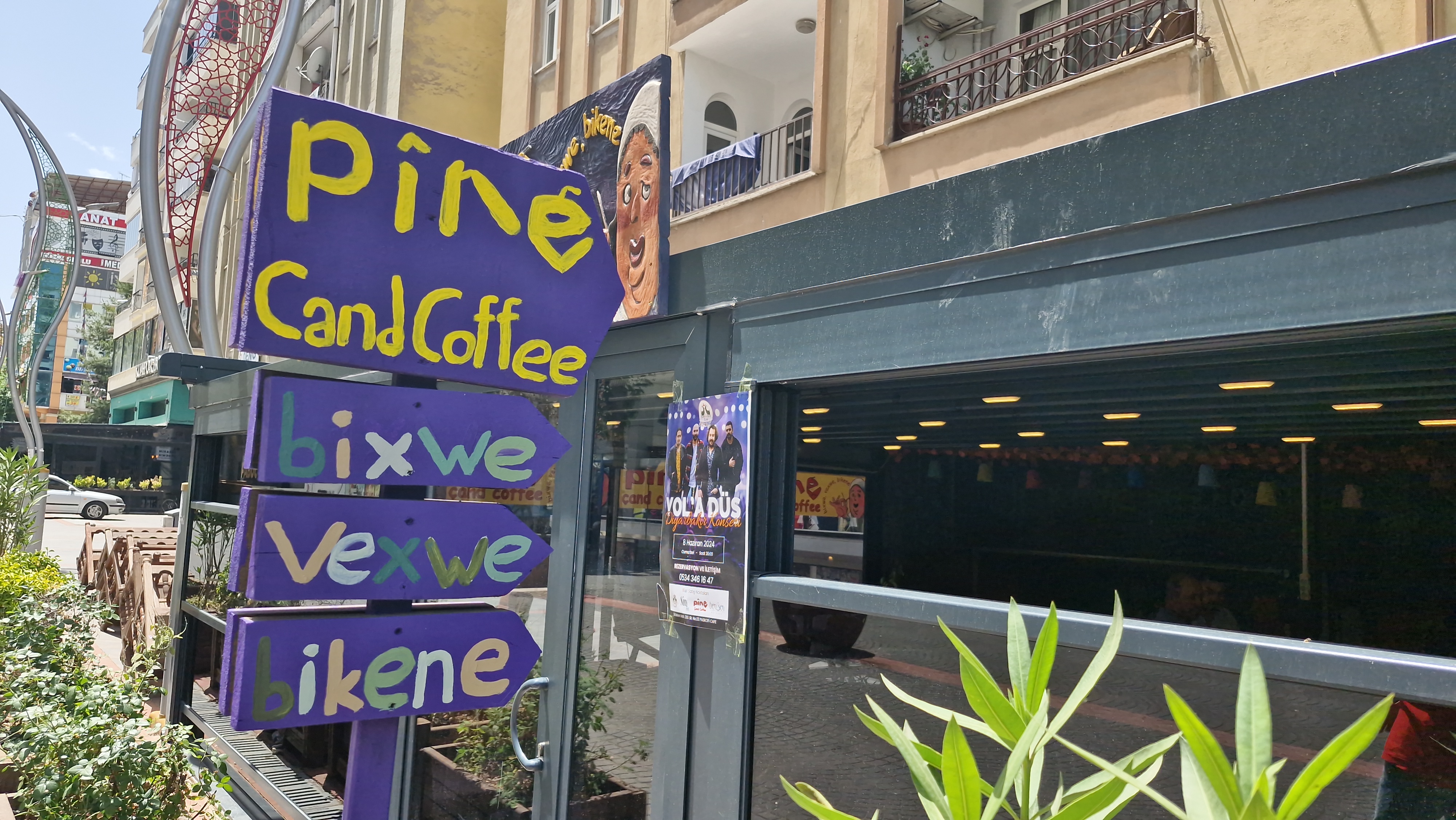 Kürtçe kafenin sahibinin gözaltı gerekçesi beli oldu