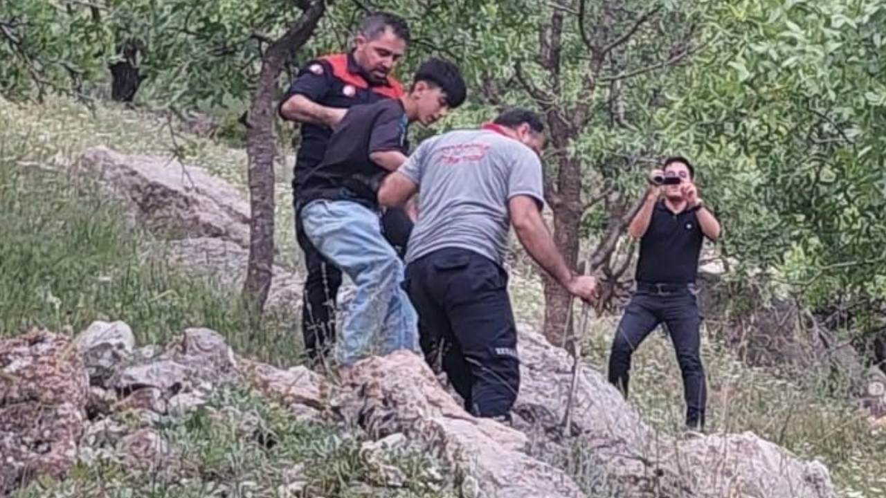 Ergani Makam Dağı’nda 2 Çocuk Mahsur Kaldı (2)