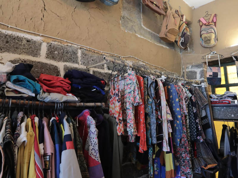 Diyarbakır'a Doksanlı Yılların Giyim Tarzı Geldi4