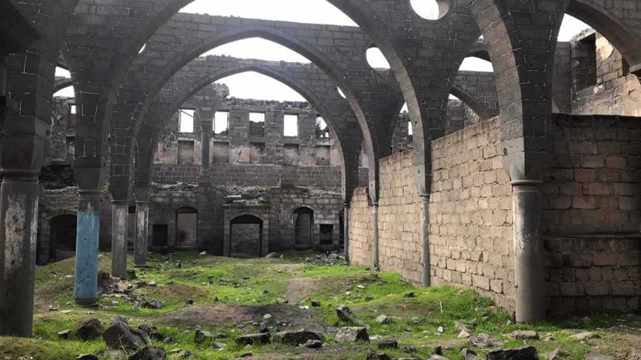 Diyarbakır’da 509 Yıllık Kiliseyi Kurtarma Seferberliği 3
