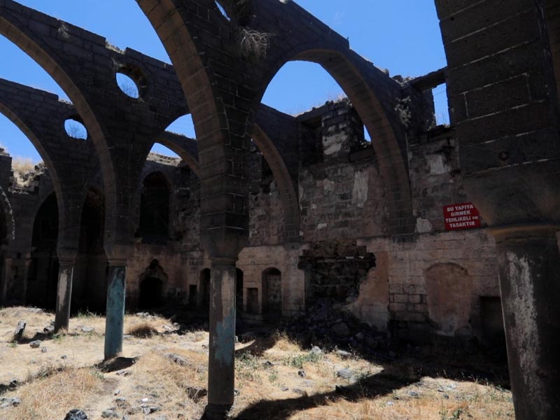 Diyarbakır'da Kilisenin Restorasyonu Dualarla Başladı5