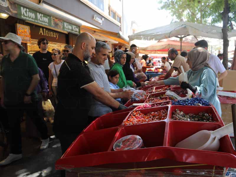 Diyarbakır'ın Bu Caddesinde Bayram Yoğunluğu3