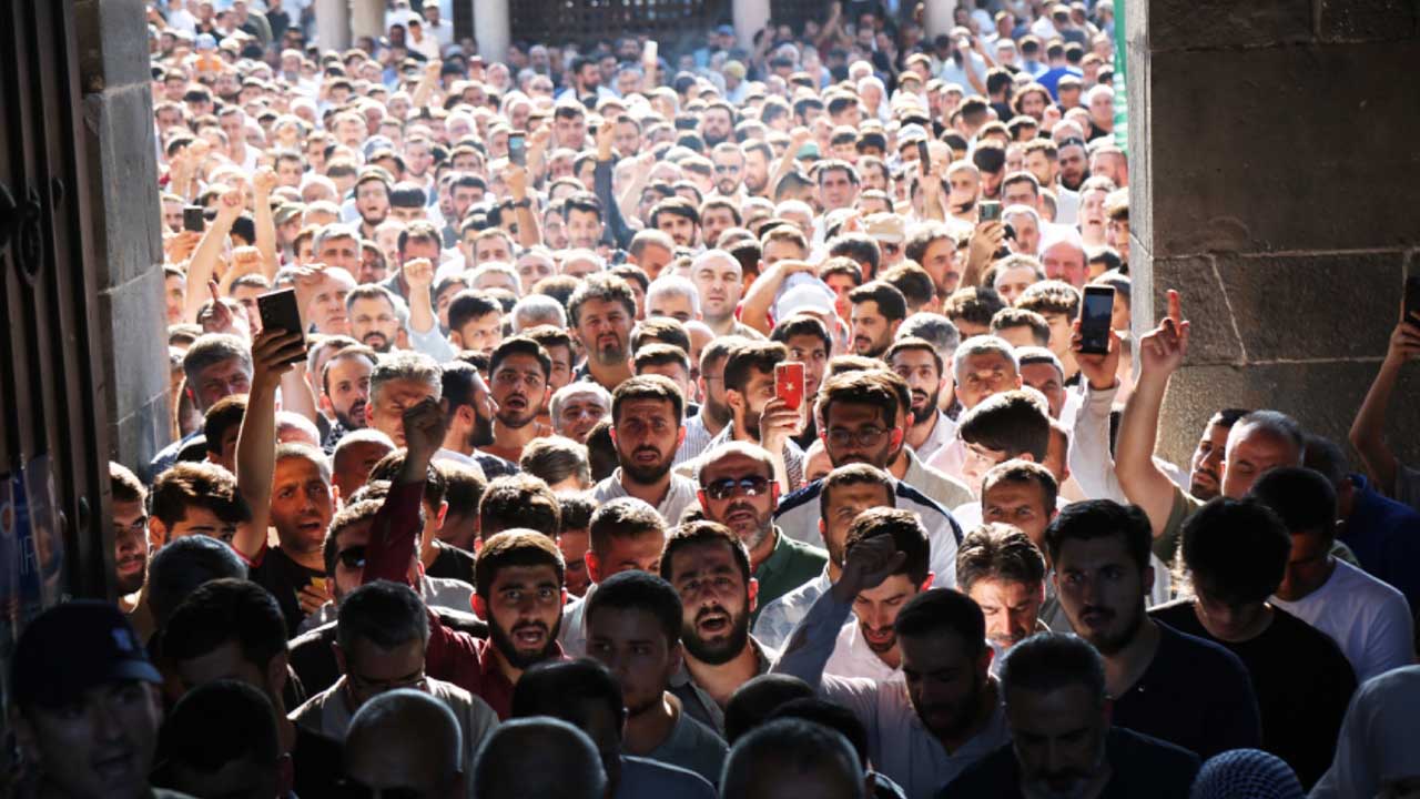 Diyarbakır’da, Heniyye Için Gıyabi Cenaze Namazı 3