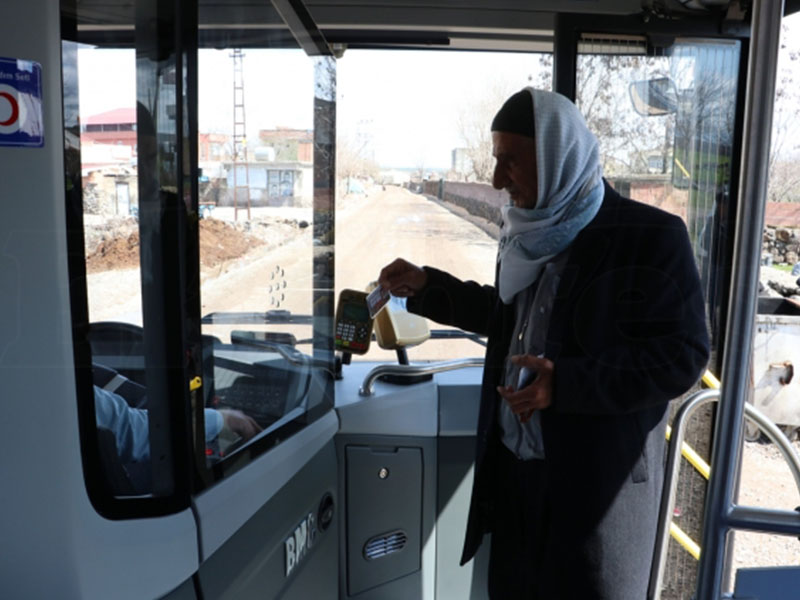 Diyarbakır’da 30 Mahallenin Ulaşımı Kesildi 3