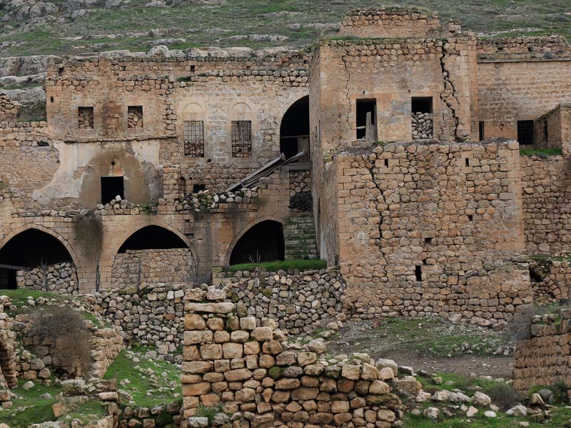 Hayalet Köy, Sırlarıyla Toprağa Gömülüyor3