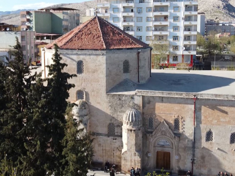 Selahaddin I Eyyubi Diyarbakır'da Ilk Hangi Camide Namaz Kıldı5