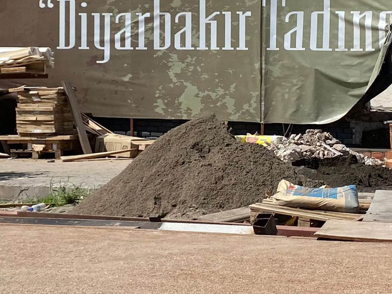 Diyarbakır’da, Kaldırım Işgalindeki Rahatlık3