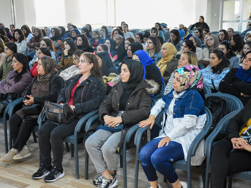 Diyarbakır’da Kadınlara Şiddete Maruz Kaldığında Yapması Gerekenler Anlatıldı4