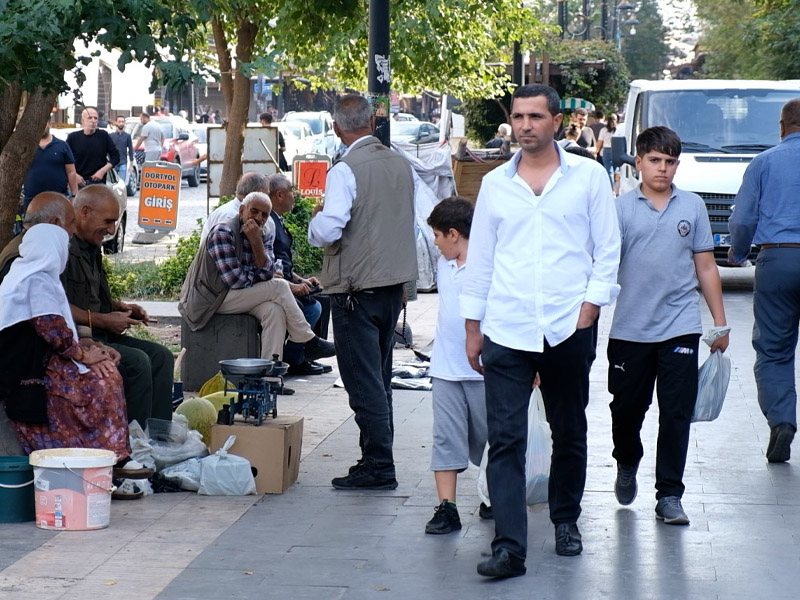 Diyarbakırlılar Tokalaşmayı Yorumladı5