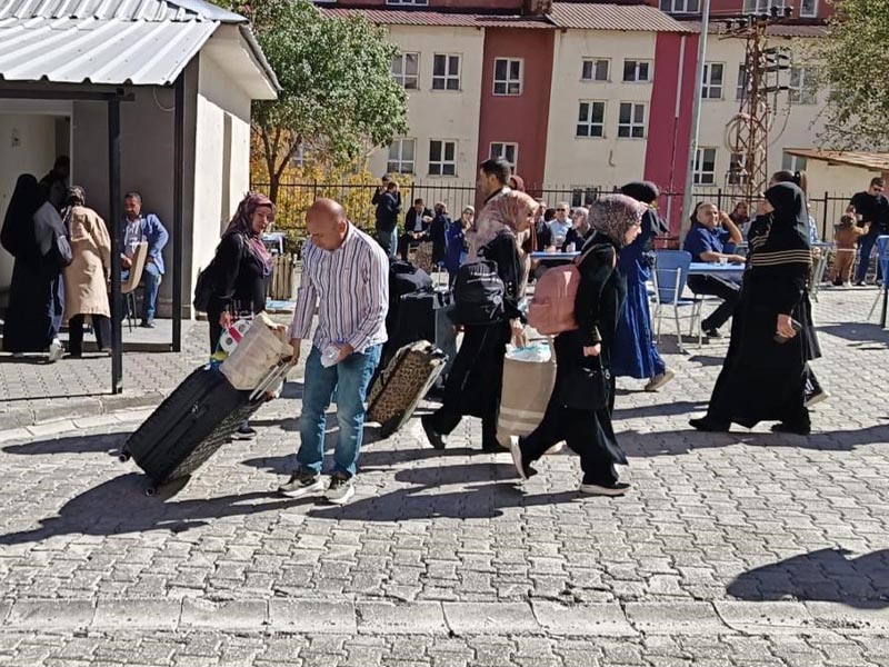 Hakkari'ye Gelen Üniversite Öğrencilerine Sıcak Karşılama2