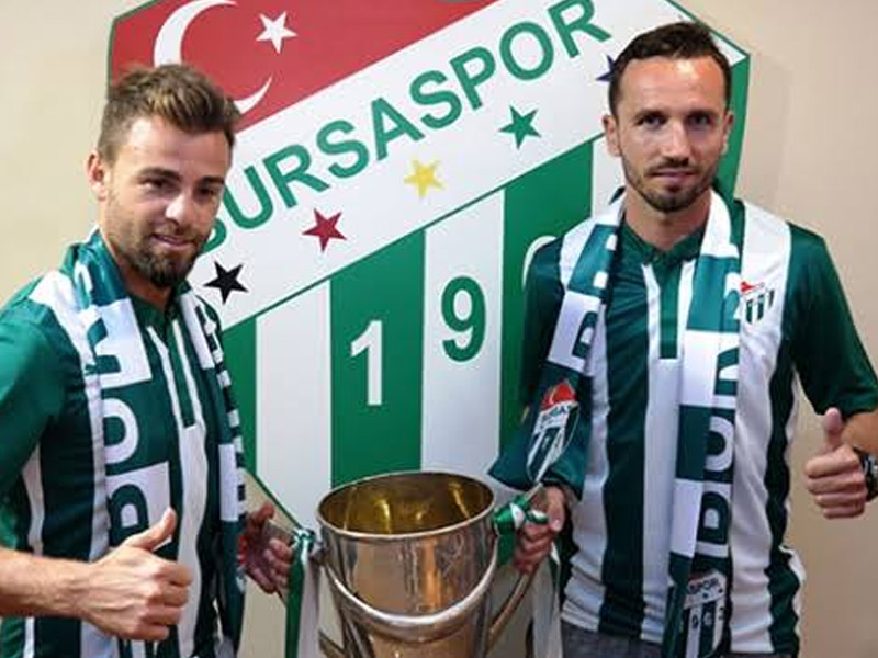 Taraftarların Hedefindeydi Amedspor Maçı Öncesi Futbolu Bıraktıı3