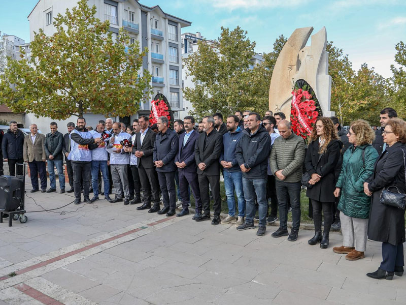 Van Depreminde Yaşamını Yitirenler Anıldı2