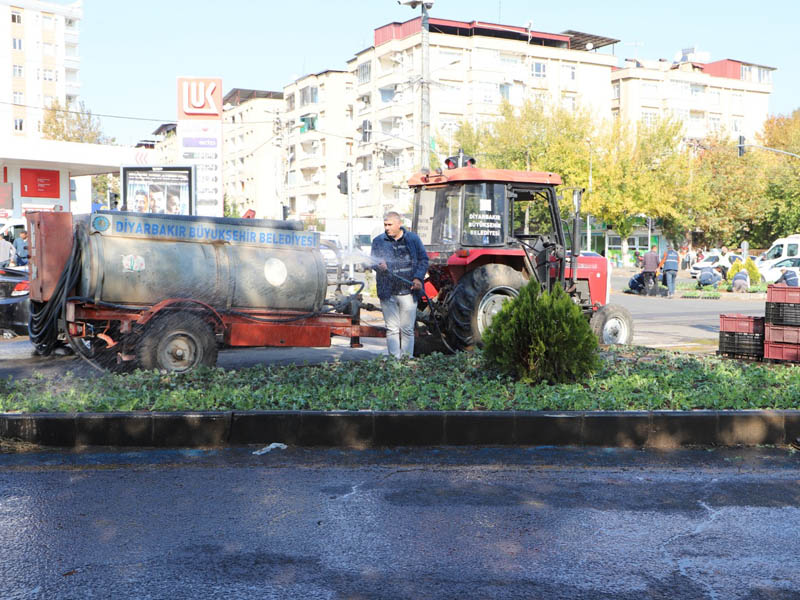 1 Mi̇lyon Çi̇çek Toprakla Buluşuyor5