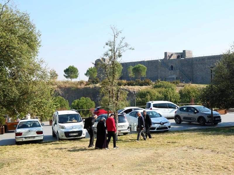 Diyarbakır’da Binlerce Yıllık Tarihe Yakışmayan Görüntü5