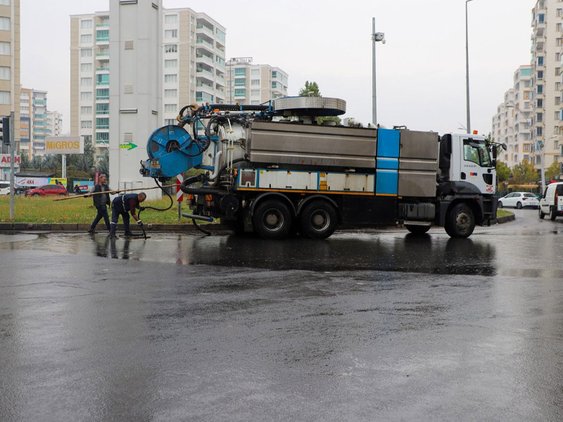 Diyarbakır’da Di̇ski̇’den Yağmur Mesaisi2