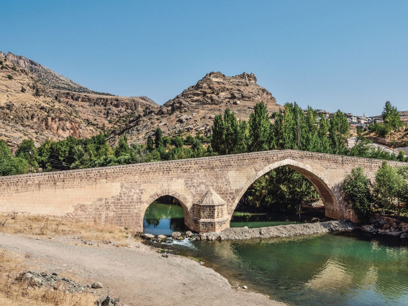 Artuklu Mirası Tarihi Köprü Hayran Bırakıyor