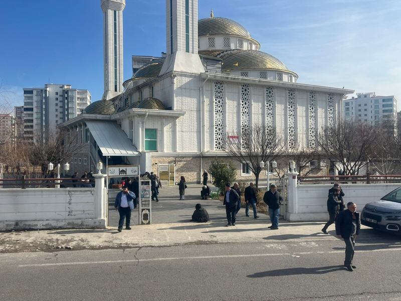 Diyarbakır’da Cemaat Yağmur Için Dua Etti1