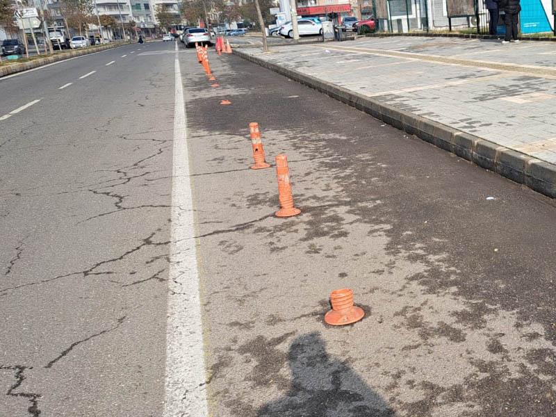 Diyarbakır’da Kayyum Gitti, Bariyerler Kaldı3