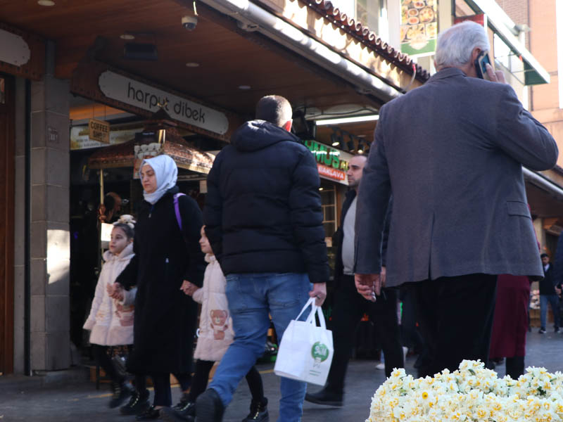 Diyarbakırlılardan Tarlaya Dönen Saha Için Yetkililere Çağrı3