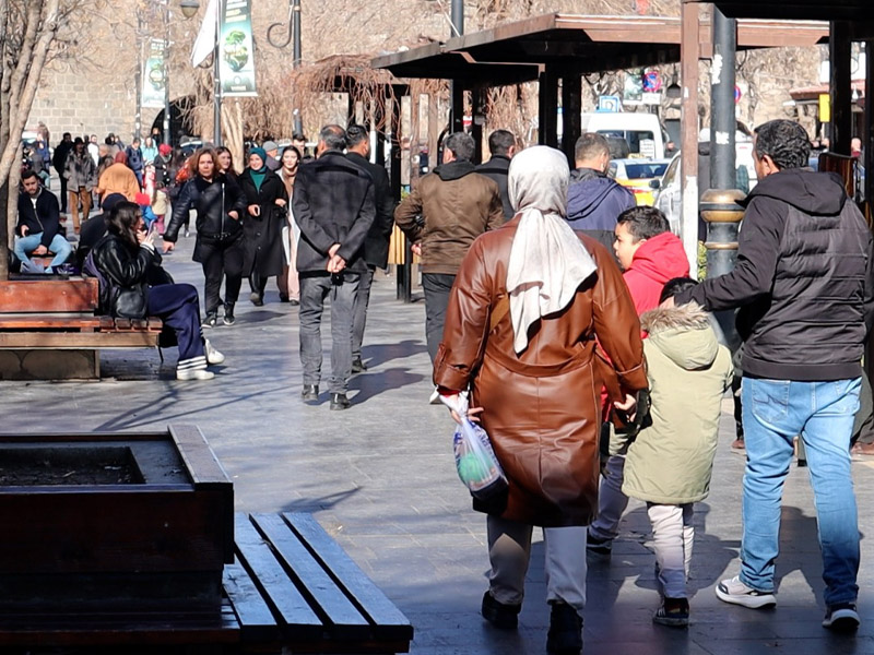 Diyarbakırlılardan Tarlaya Dönen Saha Için Yetkililere Çağrı5