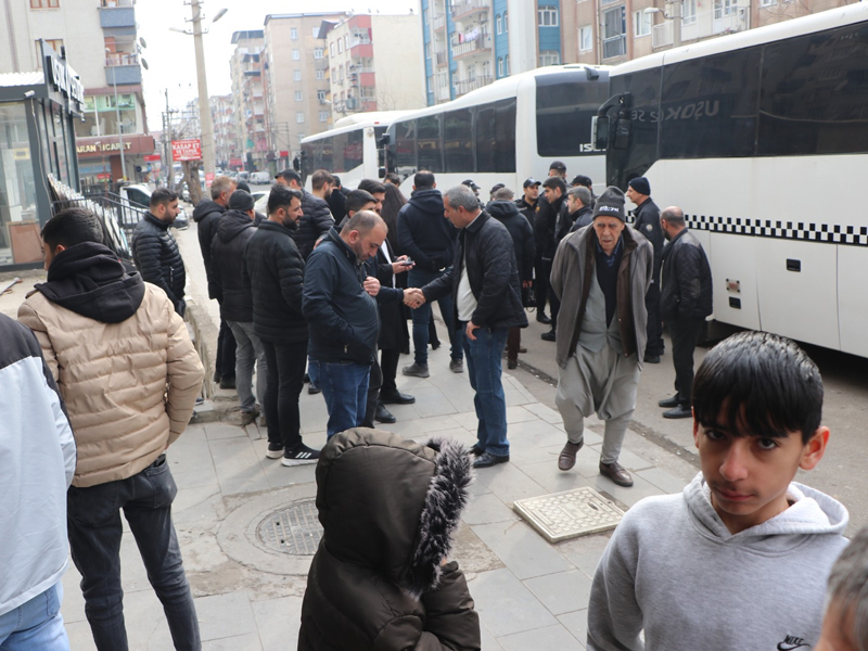 Diyarbakır’da Bina Sakinlerine3