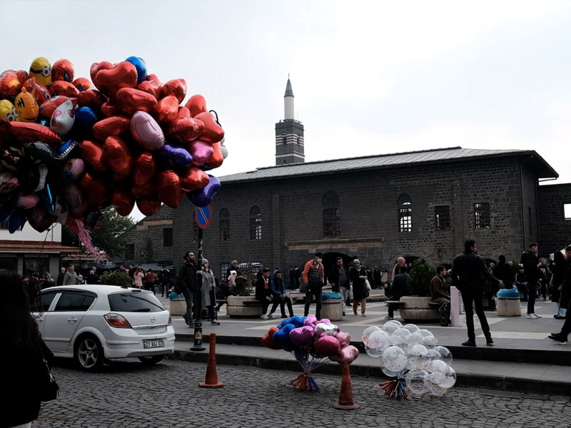 Diyarbakır’da Tarihi Yolculuğa Çıkaran Bir Cadde4