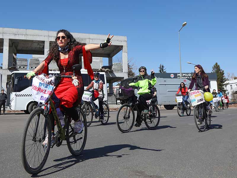 Diyarbakır’da Şiddete Karşı Pedal Çeviren Kadınlardan Mesaj 2