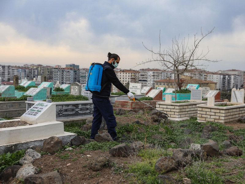 Diyarbakır’daki Mezarlıklarda Bayram Temizliği3