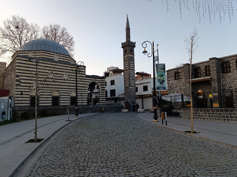 İlk Iftar Öncesi Diyarbakır Caddeleri Boşaldı 2