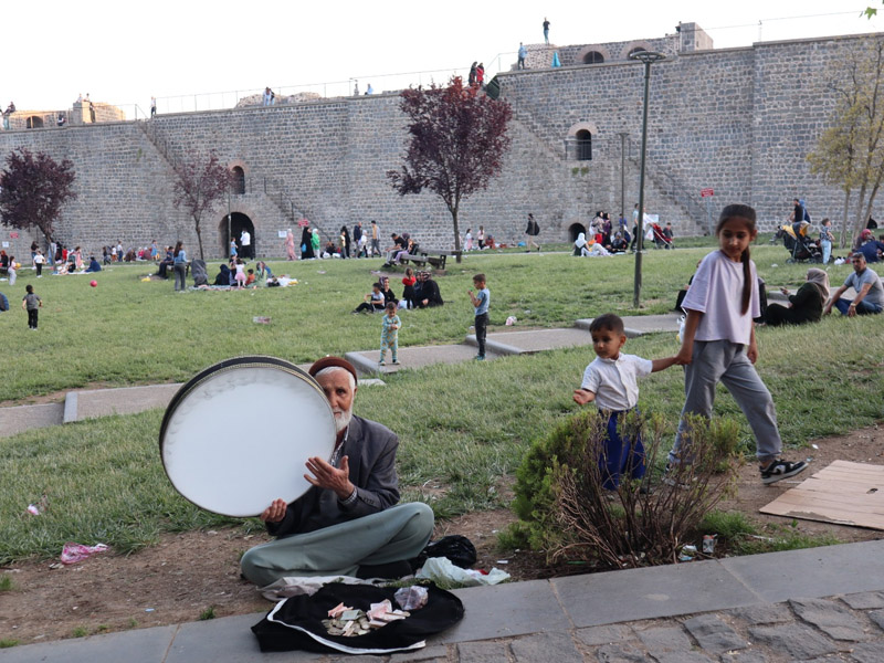 Diyarbakır’da Adım Atacak Yer Kalmadı3