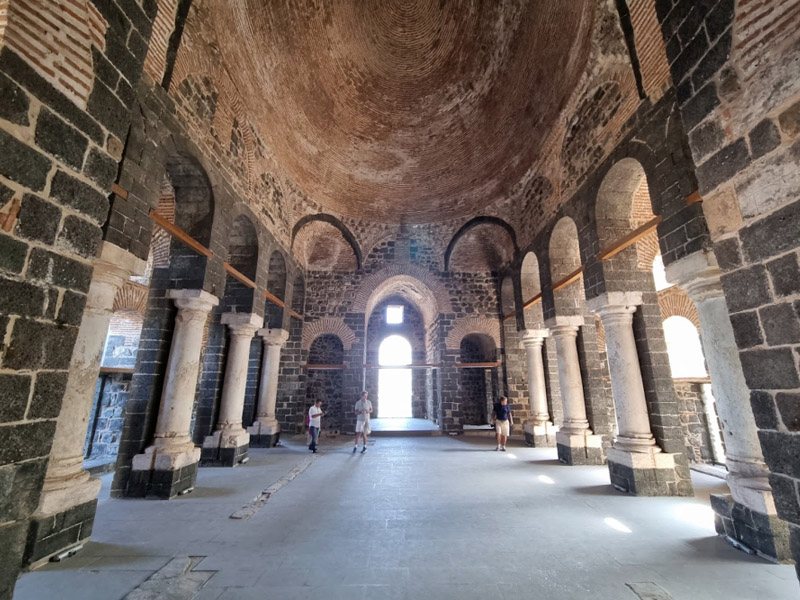 Diyarbakır'da Dikkat Çeken Kara Papaz Kilisesi3