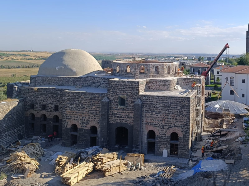 Diyarbakır'da Dikkat Çeken Kara Papaz Kilisesi4