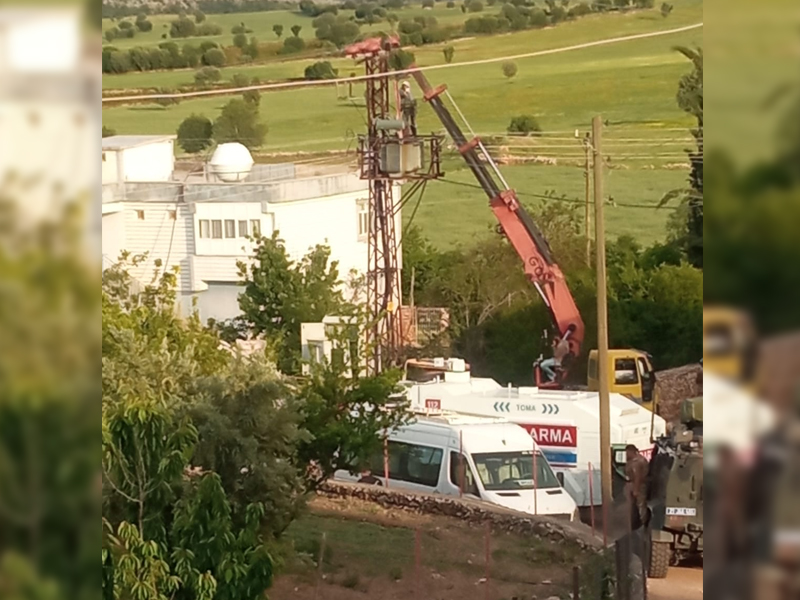 Diyarbakır'da ‘Direk’ Krizi, 200 Hane Elektriksiz2