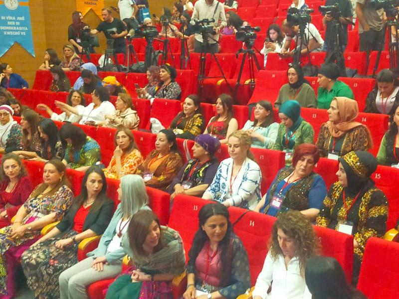 Diyarbakır'da Kadınlardan Çağr3