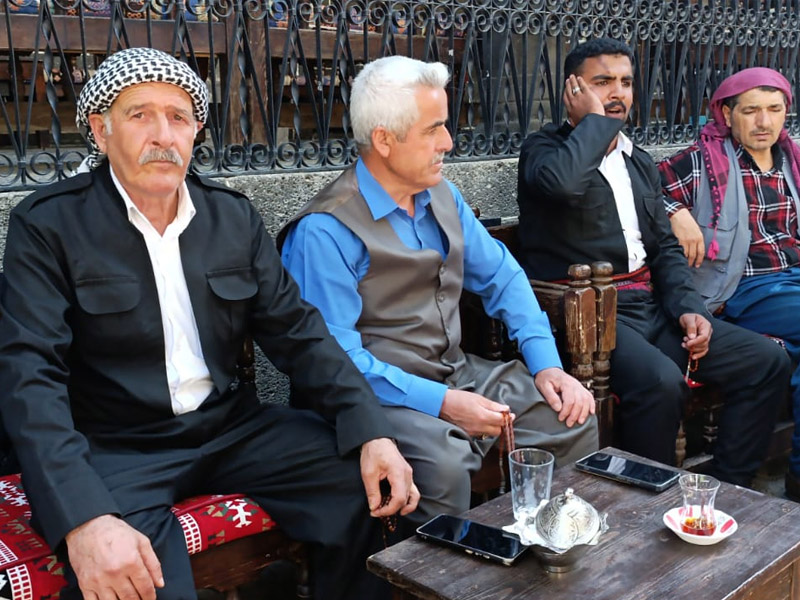 Diyarbakırlı Dengbêj Önder Için Hem Besteledi Hem Seslendirdi2