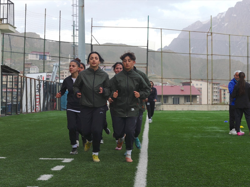 Hakkarili Kadın Futbolcuların Hedefi Süper Lig