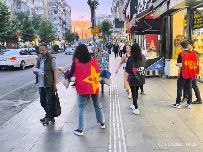 Kızıl Parti2