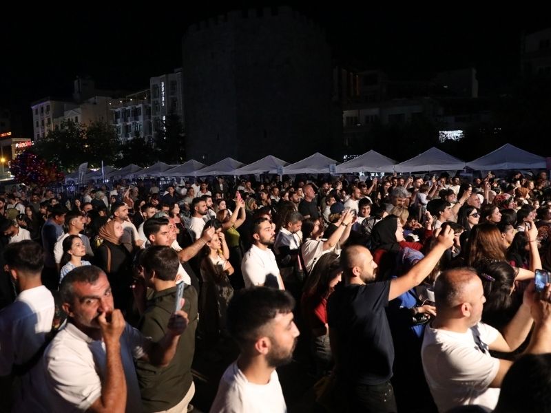 Konser1