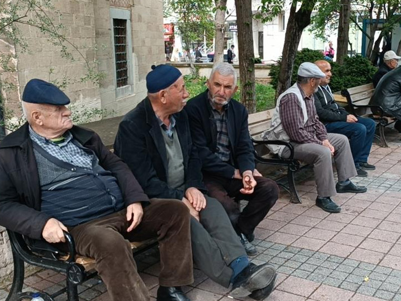 Kütahya’da Şiddetli Deprem, Vatandaş Sokağa Kaçtı