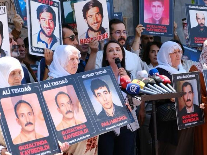 Tülay Hatimoğulları Diyarbakır’da Kayıpları Sordu2