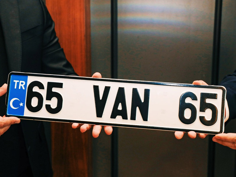 65 Van 65 Plaka Için 33 Milyon Lira!2