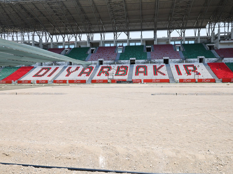 Amedspor Yönetimi Sahaya Indi!2