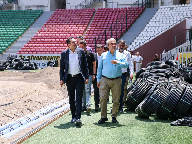 Amedspor Yönetimi Sahaya Indi!4