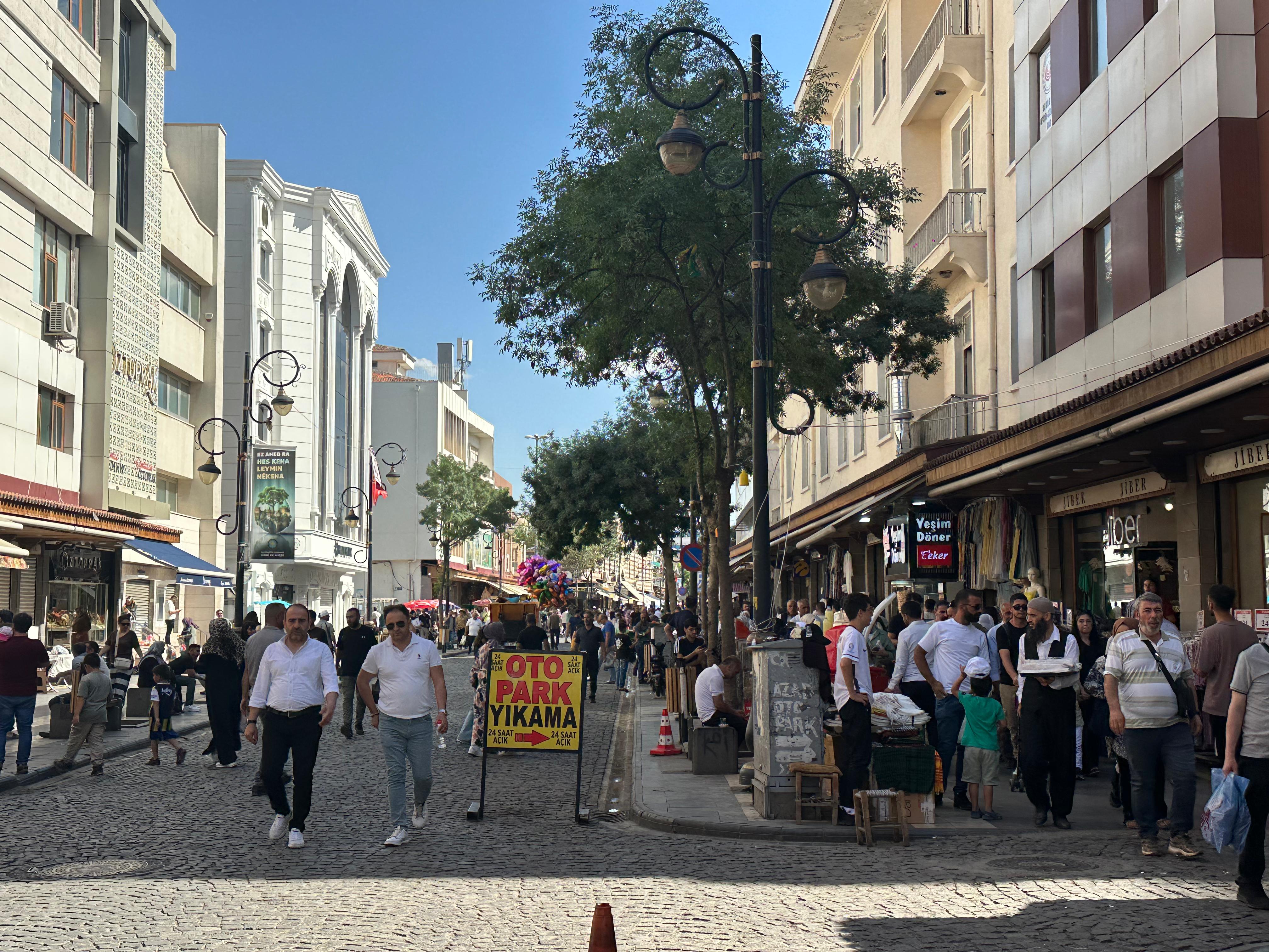 Diyarbakir Insan Akinina Ugradi O Mekanlari Doldurdular4